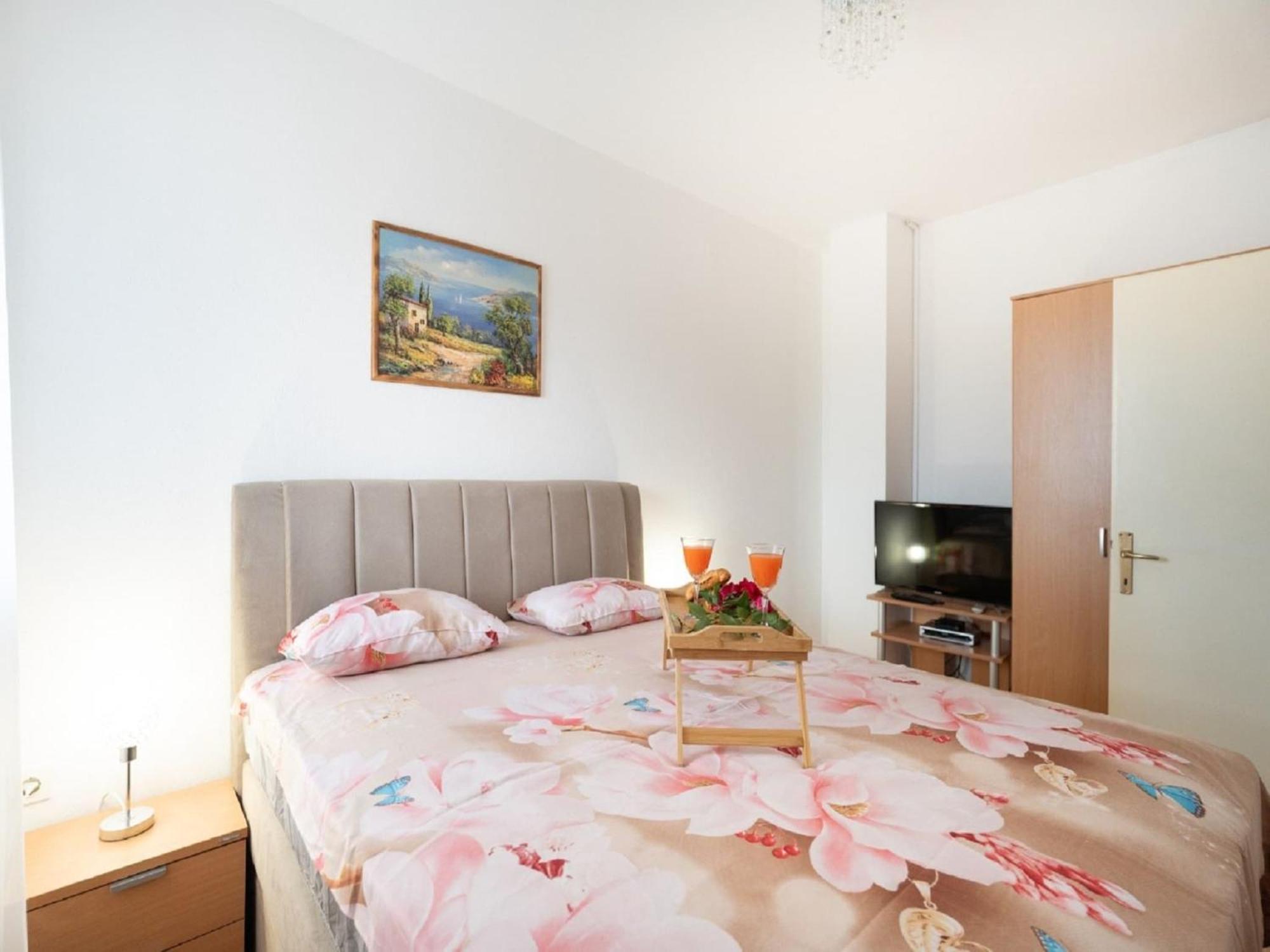 Apartments Milic - One Bedroom Apartment With Sea View And Terrace กอร์นยิ คาริน ภายนอก รูปภาพ