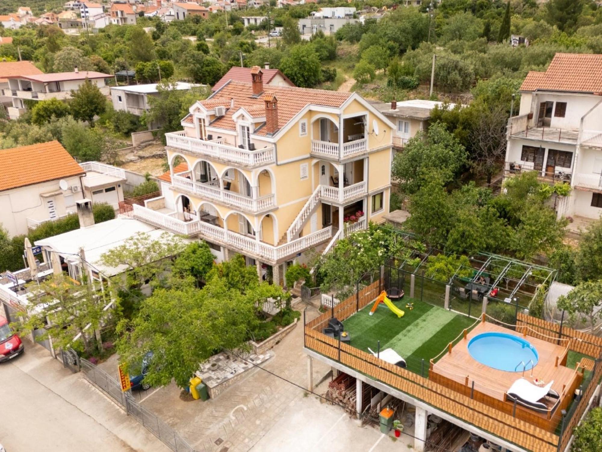 Apartments Milic - One Bedroom Apartment With Sea View And Terrace กอร์นยิ คาริน ภายนอก รูปภาพ