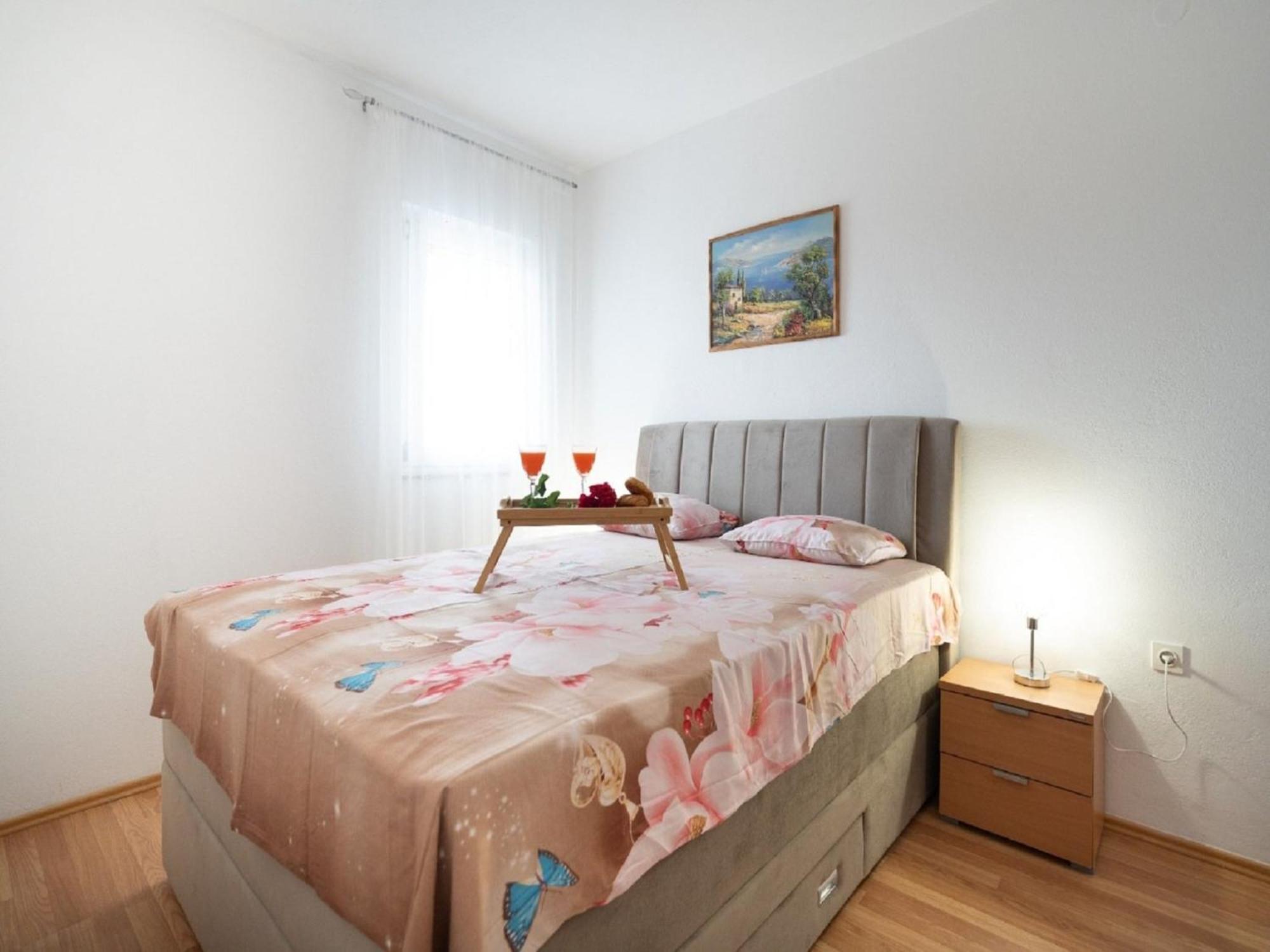 Apartments Milic - One Bedroom Apartment With Sea View And Terrace กอร์นยิ คาริน ภายนอก รูปภาพ