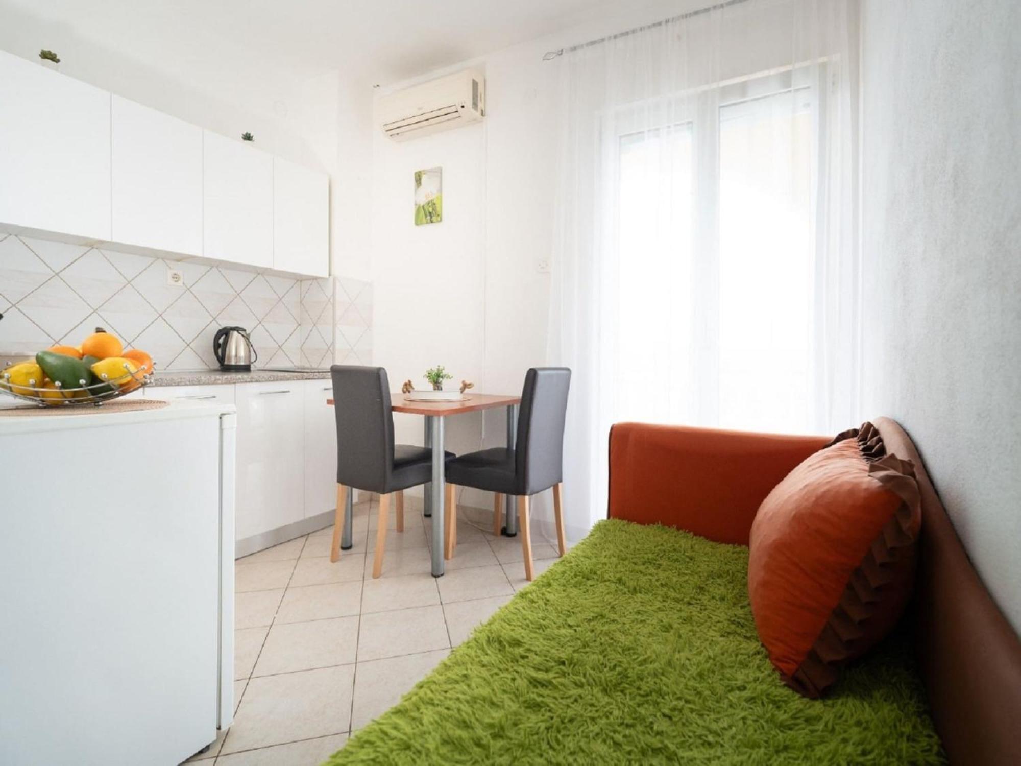 Apartments Milic - One Bedroom Apartment With Sea View And Terrace กอร์นยิ คาริน ภายนอก รูปภาพ